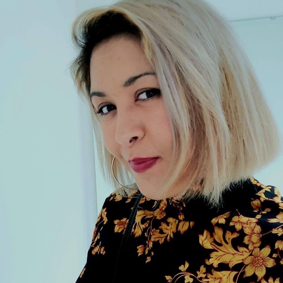 Meet your Posher, Rhiannon - Picture 3 of 6